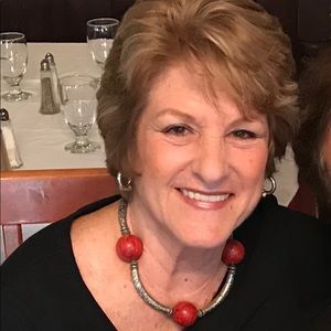 Meet your Posher, Delia